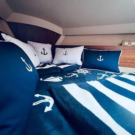 Úszó hotel Na Plachetnici Živohošť